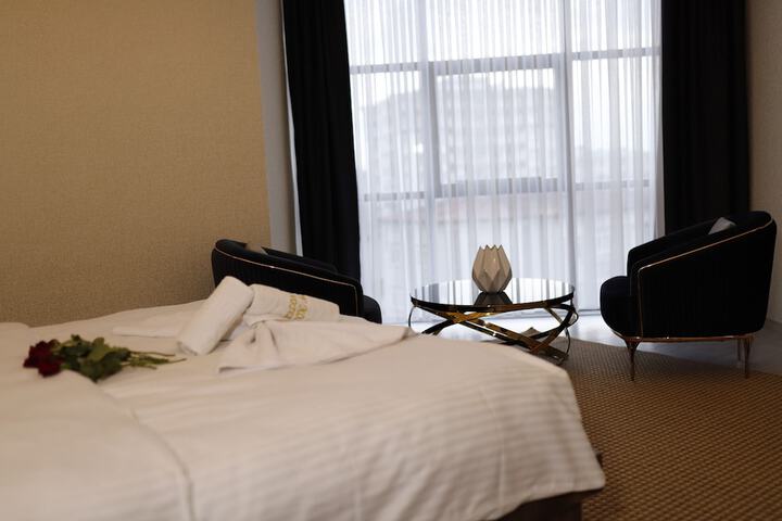 Room 11 of 19