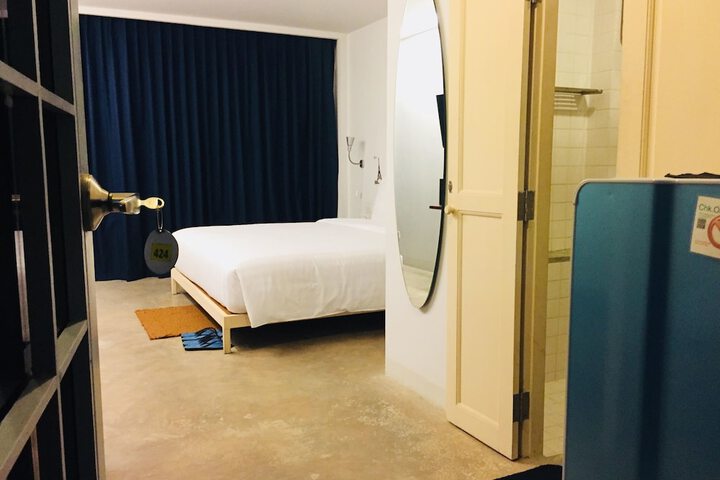 Room 5 of 46