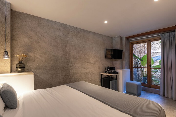 Room 12 of 75