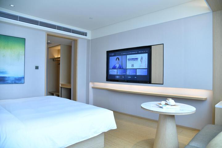 Room 29 of 34