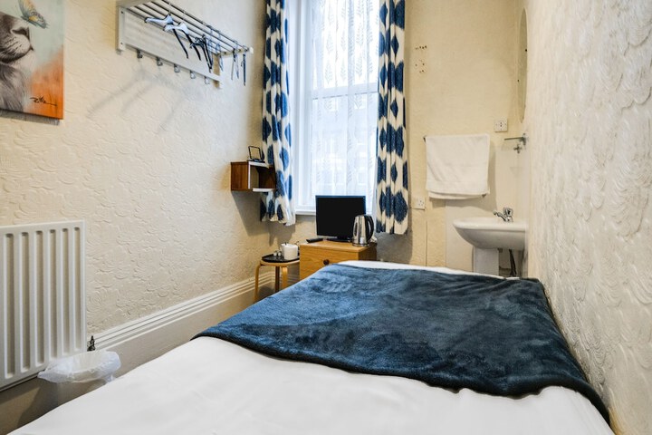 Room 18 of 24