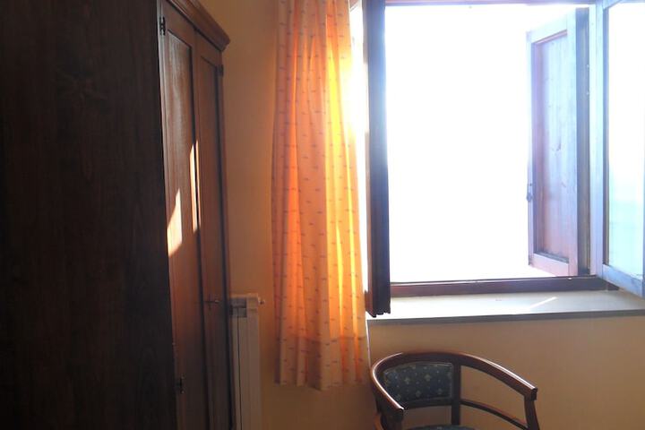 Room 12 of 22