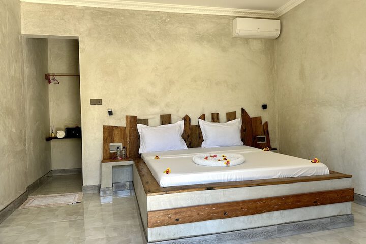 Room 18 of 48