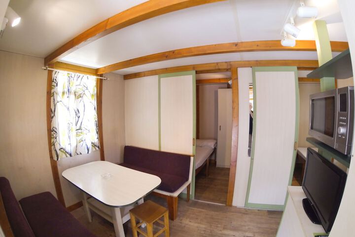 Room 11 of 41