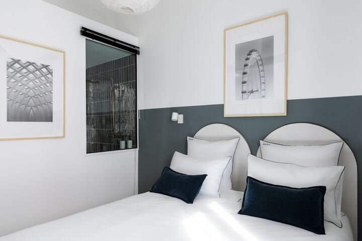 Room 28 of 60