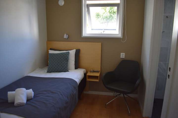 Room 17 of 66