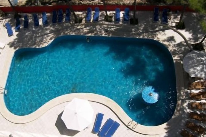Pool 14 of 35