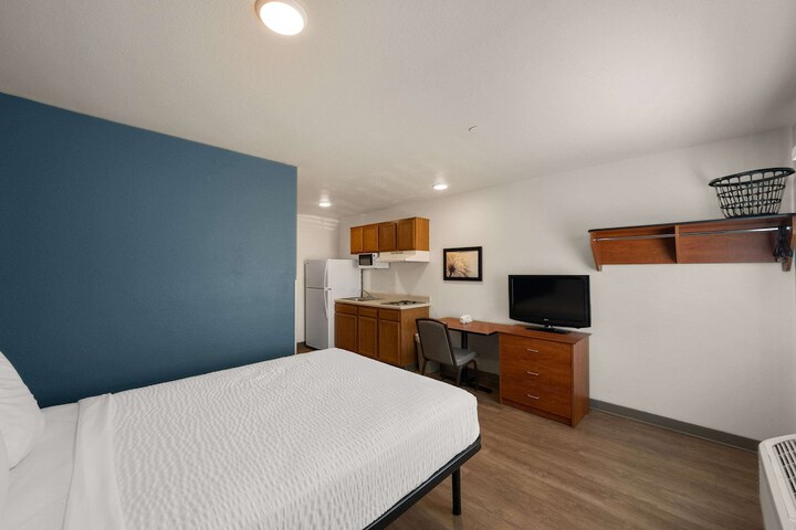 Standard Room, King or Two Doubles (27 of 27)