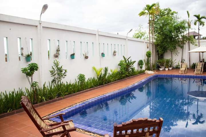 Hotel Pool