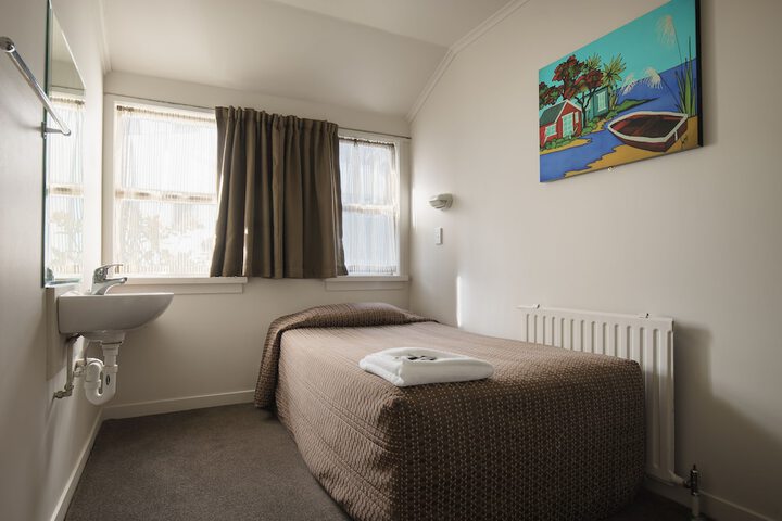Room 10 of 41