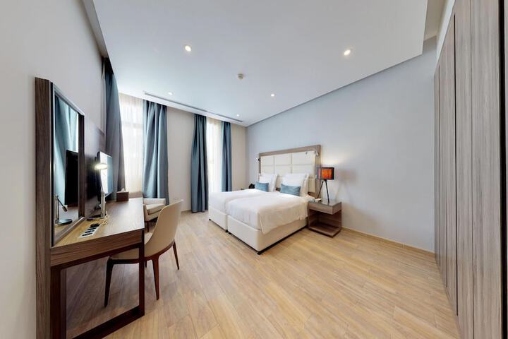 Room 19 of 182