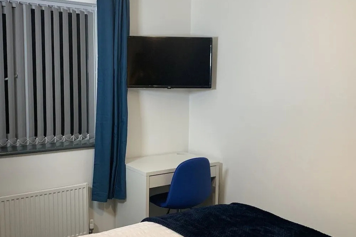 Room 5 of 13