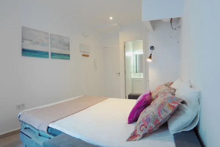 Room 3 of 16