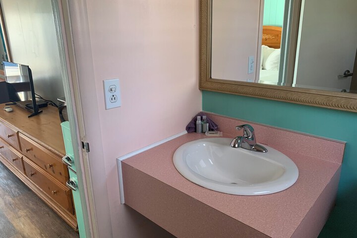 Room 17 of 27