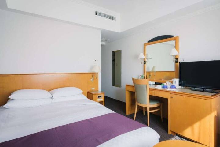 Room 11 of 39