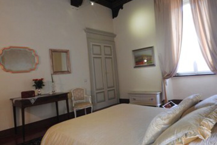 Room 21 of 34