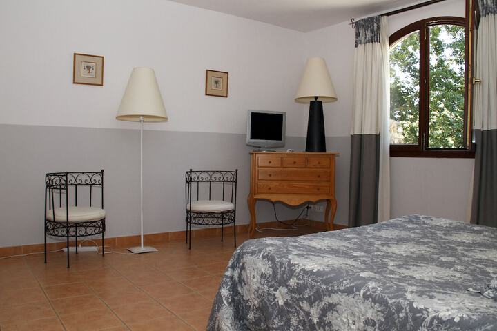 Room 26 of 63