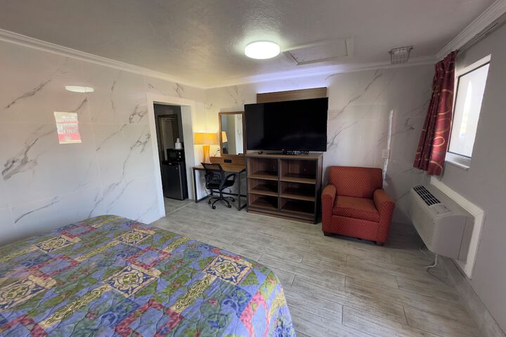 Room 3 of 18