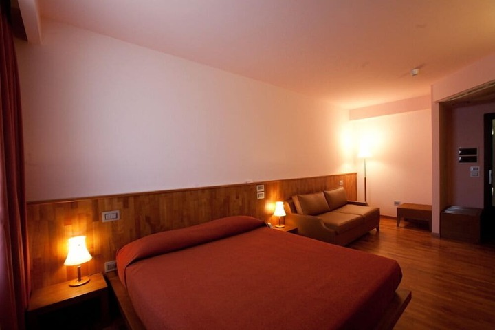 Room 10 of 53