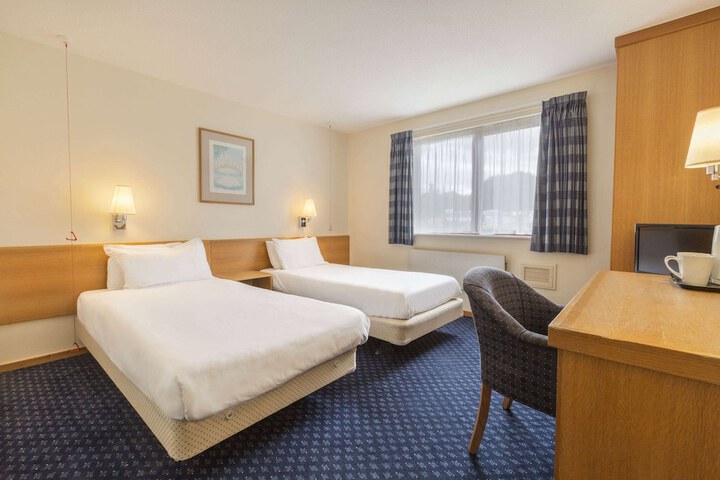 Room 3 of 15