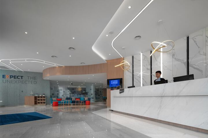 Hotel Entry
