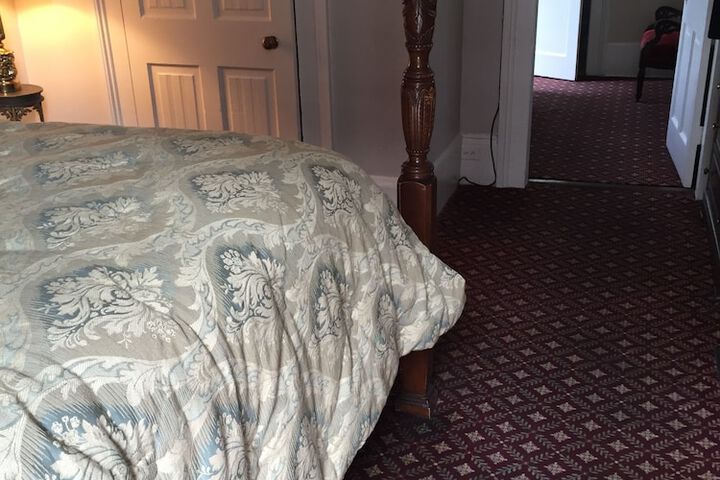 Room 6 of 49