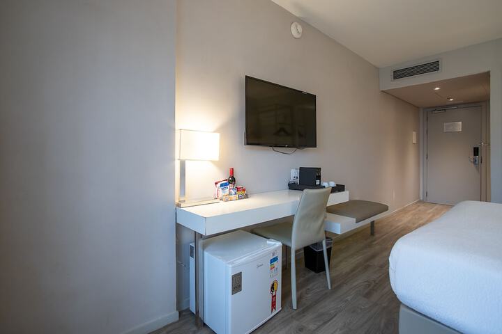 Room 21 of 141