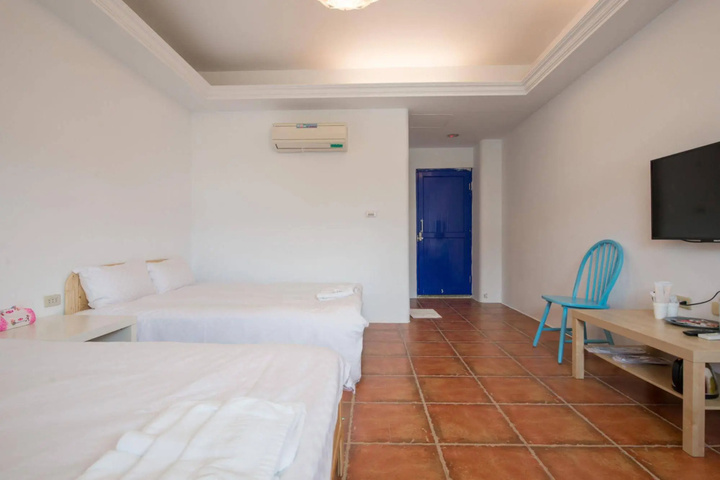 Room 2 of 12