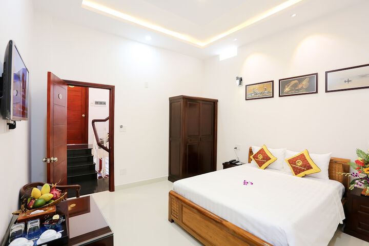 Room 8 of 44