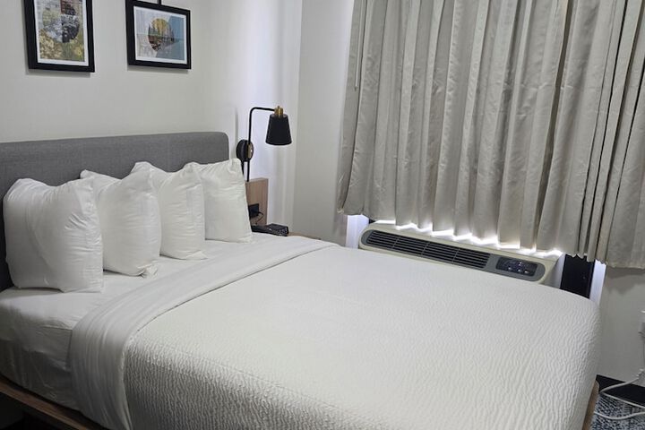 Room 12 of 17