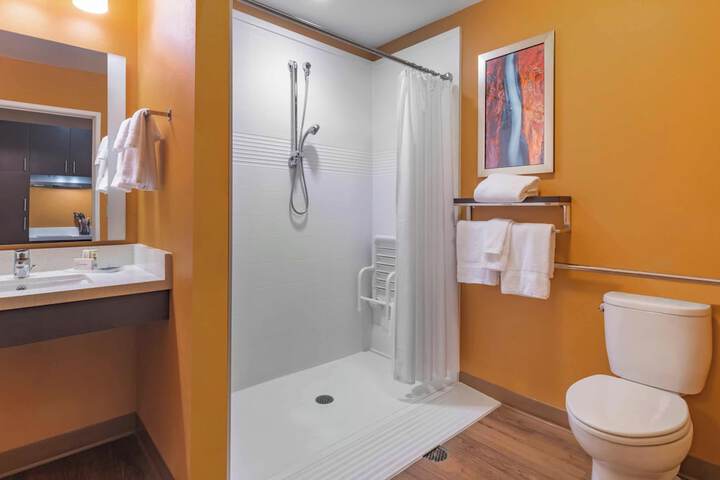 Room 16 of 25