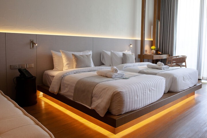 Room 4 of 150