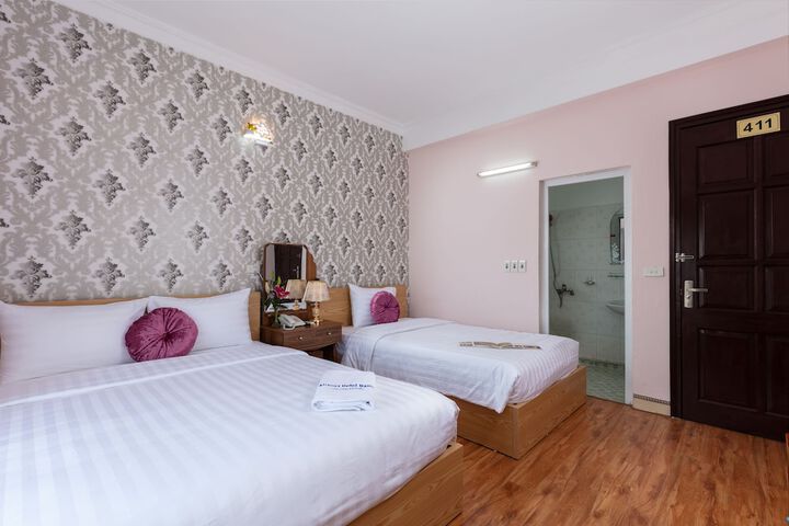 Room 4 of 55