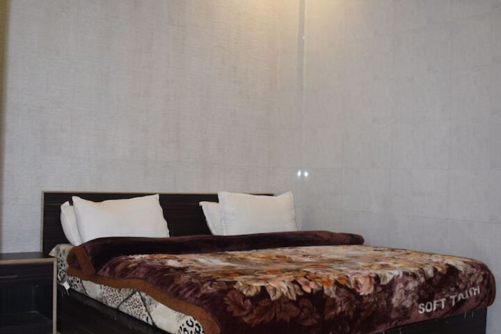 Room 8 of 49
