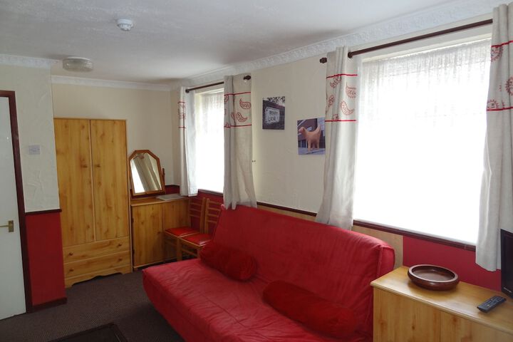 Room 11 of 80