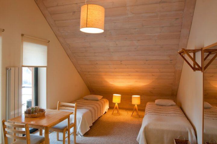 Room 8 of 62