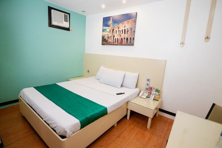 Room 6 of 46
