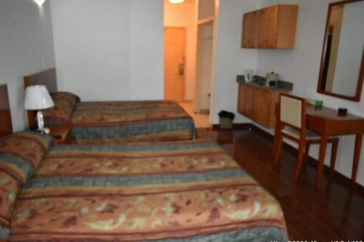 Room 4 of 43