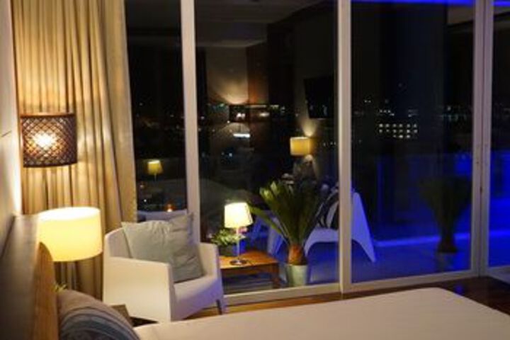 Room 11 of 27