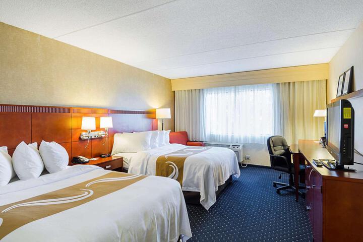 Double Accessible King Size Bed (3 of 6)