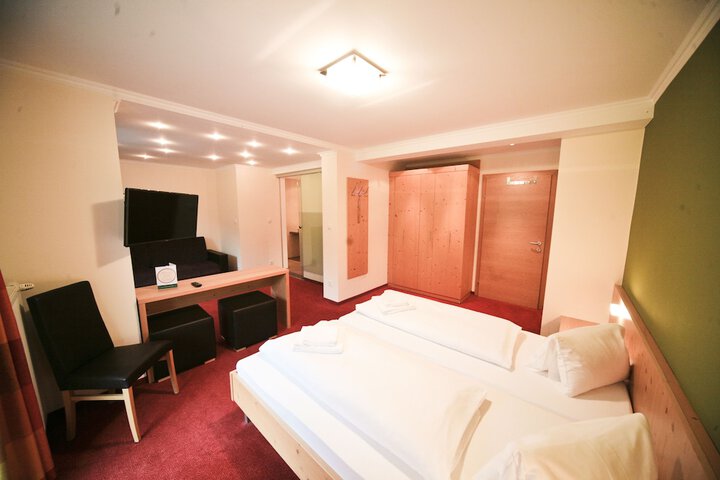 Room 5 of 51