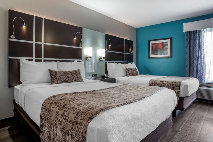 Suite 1 King Bed Microwave and Refrigerator WiFi Full Breakfast (5 of 21)