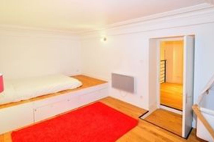 Room 8 of 15