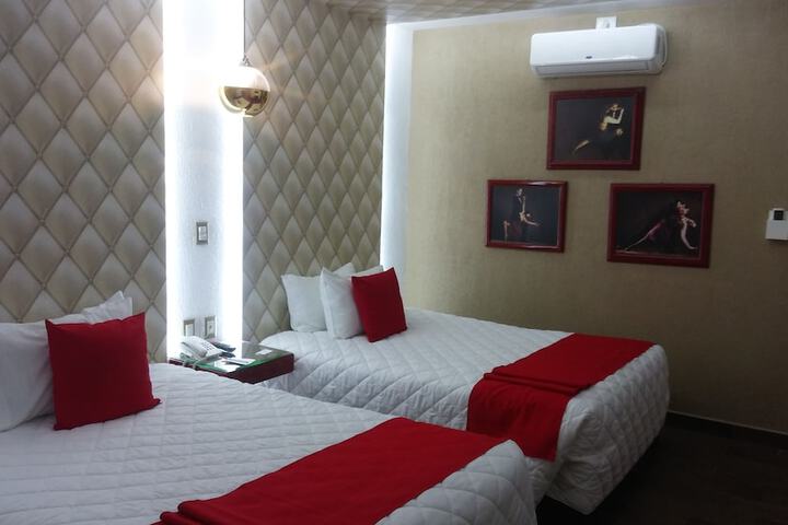 Room 13 of 95