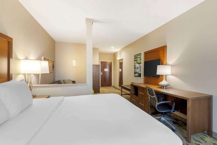 Room 19 of 34