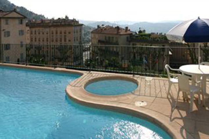 Pool 10 of 11