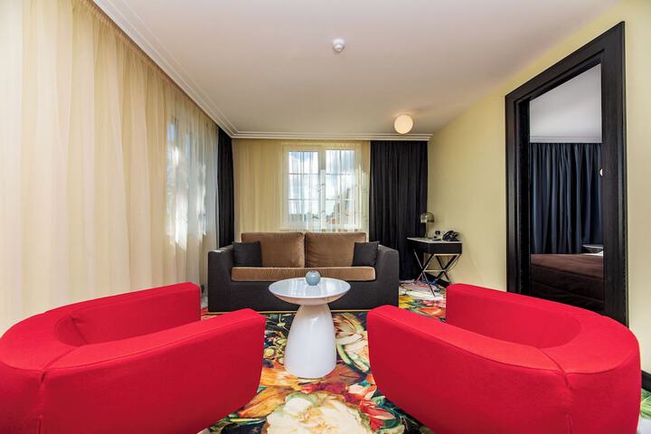 Room 34 of 70