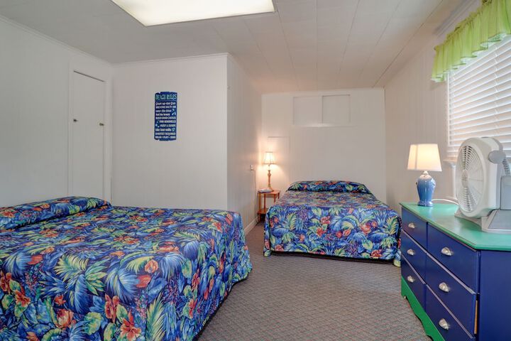 Room 3 of 87