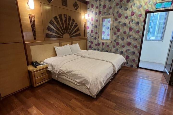 Room 37 of 79