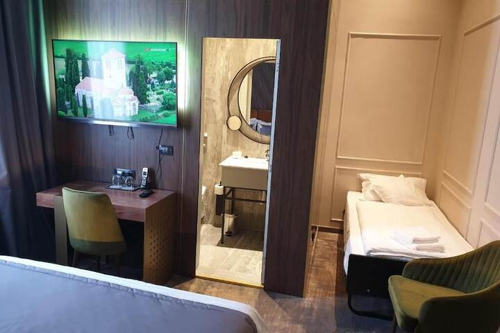 Room 41 of 120